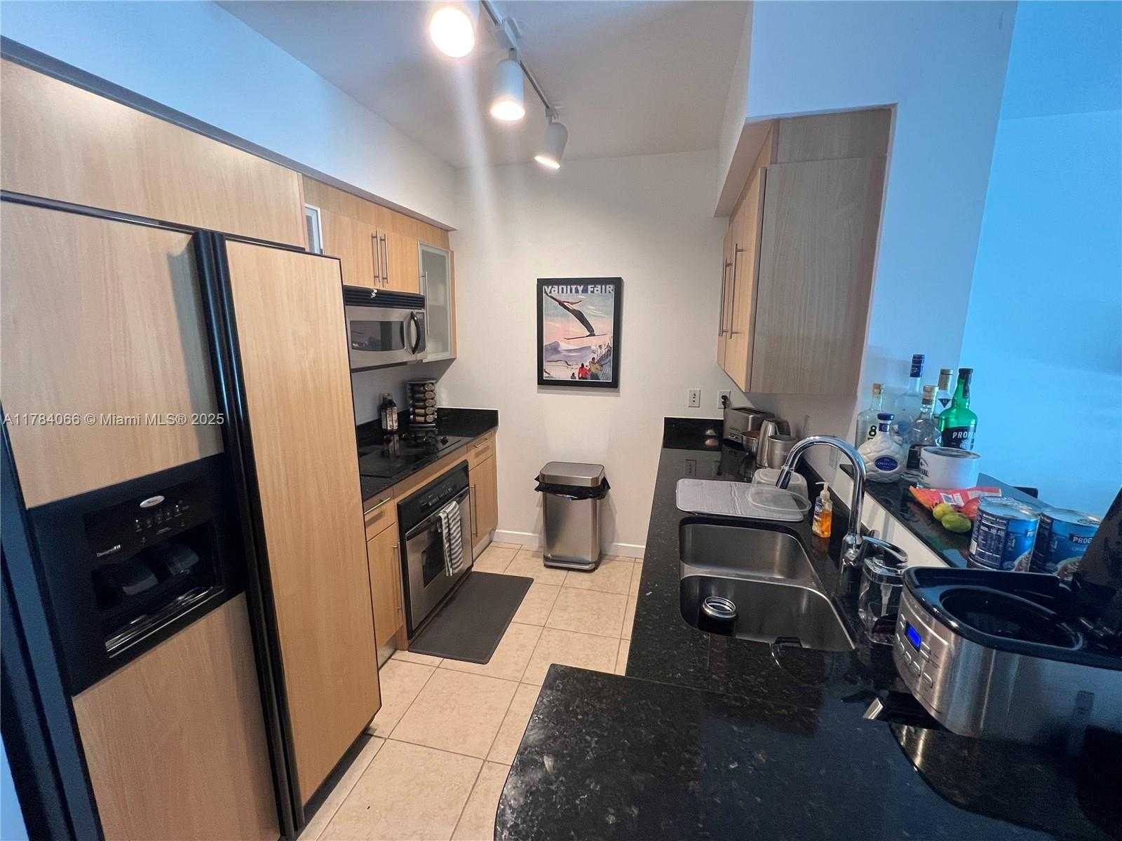 Small Image of 325 SOUTH BISCAYNE BLVD #1218, Miami Number 9