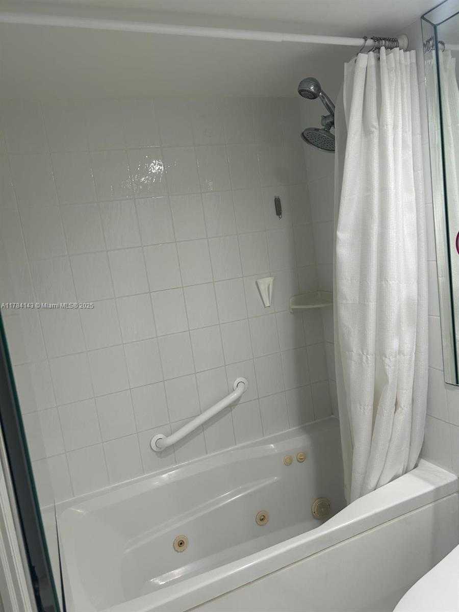Small Image of 230 174TH ST #2410, Sunny Isles Beach Number 13