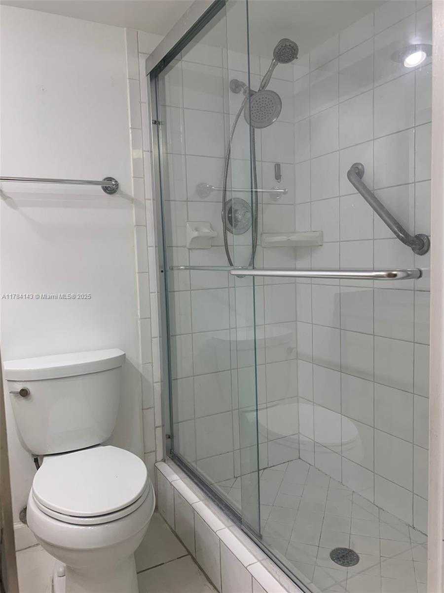 Small Image of 230 174TH ST #2410, Sunny Isles Beach Number 9