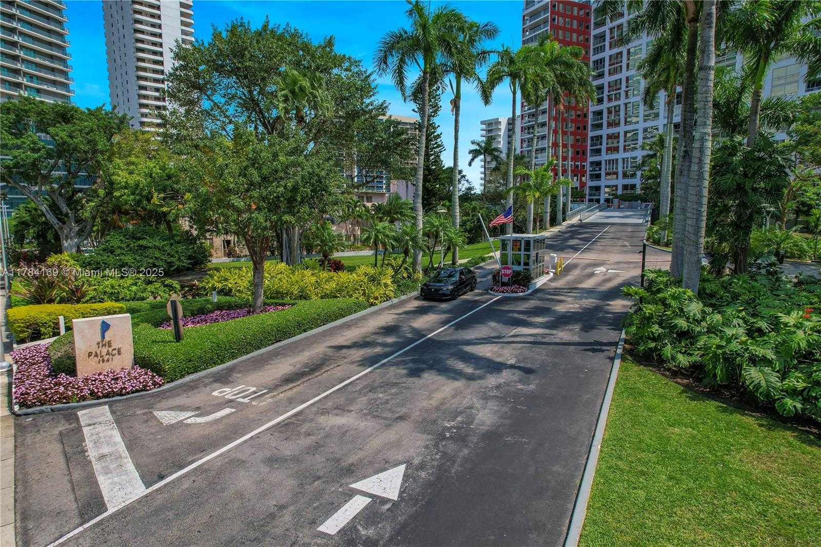 Small Image of 1541 BRICKELL AVE #A1201, Miami Number 2
