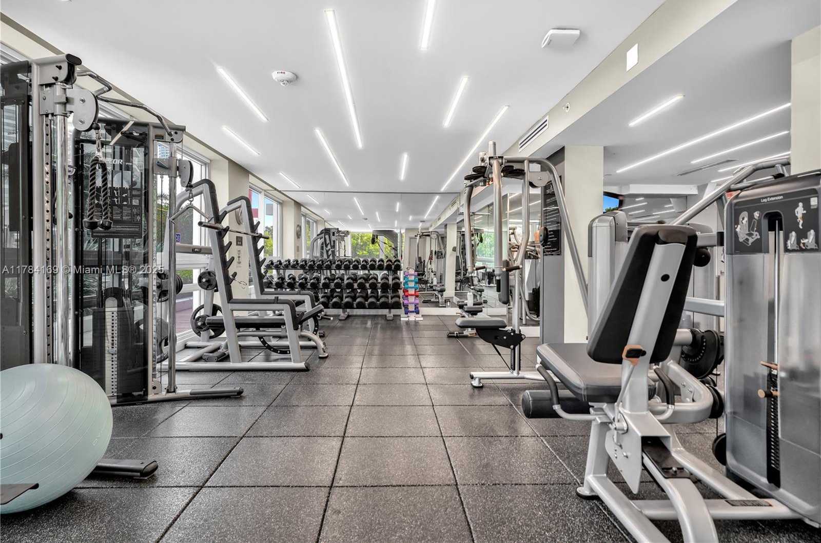 Small Image of 1541 BRICKELL AVE #A1201, Miami Number 5