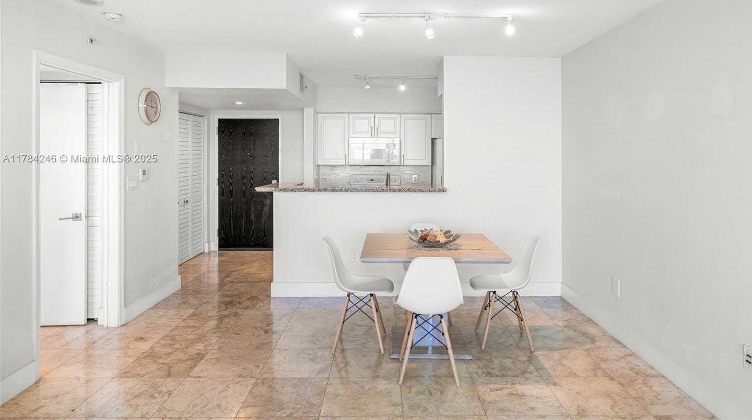 Small Image of 90 ALTON RD #1706, Miami Beach Number 3