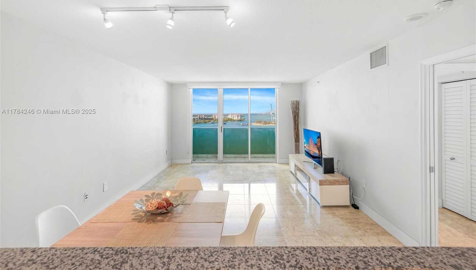 Small Image of 90 ALTON RD #1706, Miami Beach Number 4