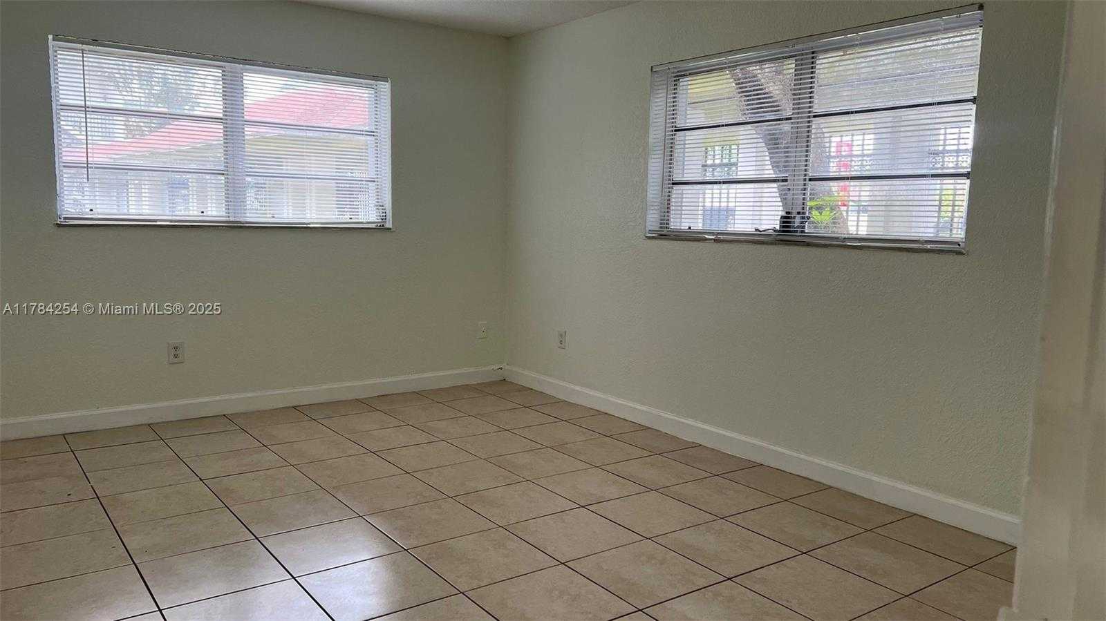 Small Image of 15221 NORTH EAST 6TH AVE #A101, Miami Number 13