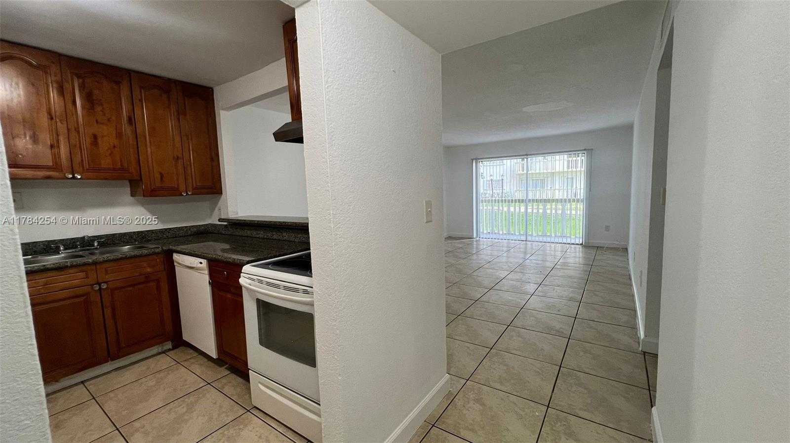 Small Image of 15221 NORTH EAST 6TH AVE #A101, Miami Number 3