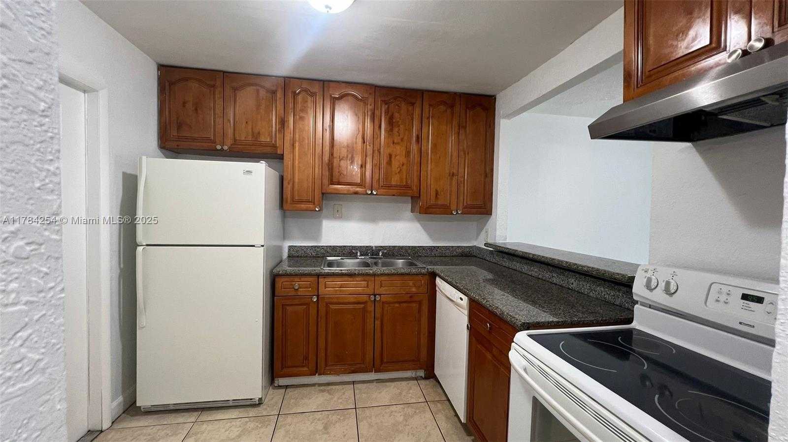 Small Image of 15221 NORTH EAST 6TH AVE #A101, Miami Number 7