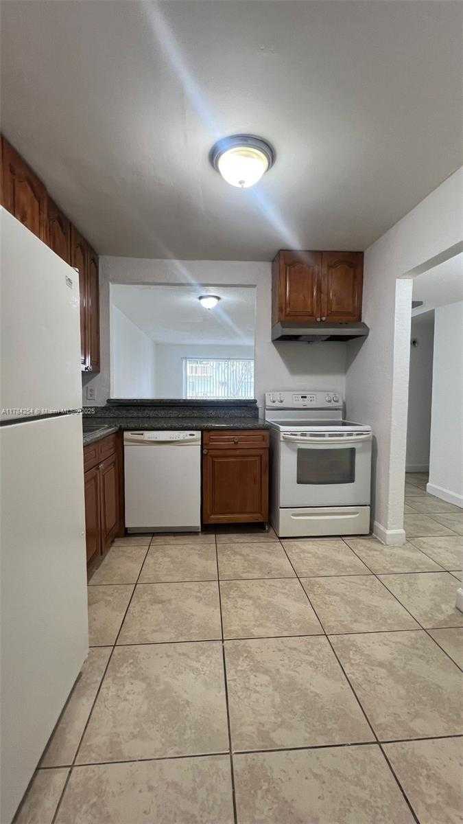 Small Image of 15221 NORTH EAST 6TH AVE #A101, Miami Number 9
