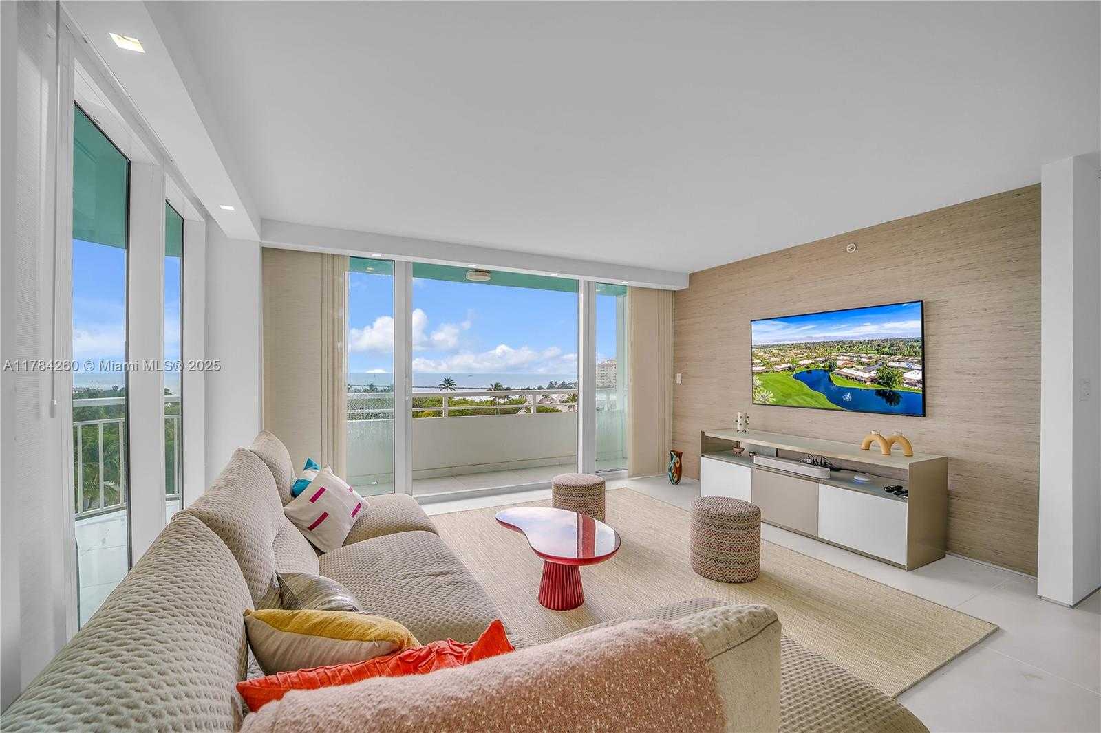 Small Image of 400 SOUTH POINTE DR #604, Miami Beach Number 2