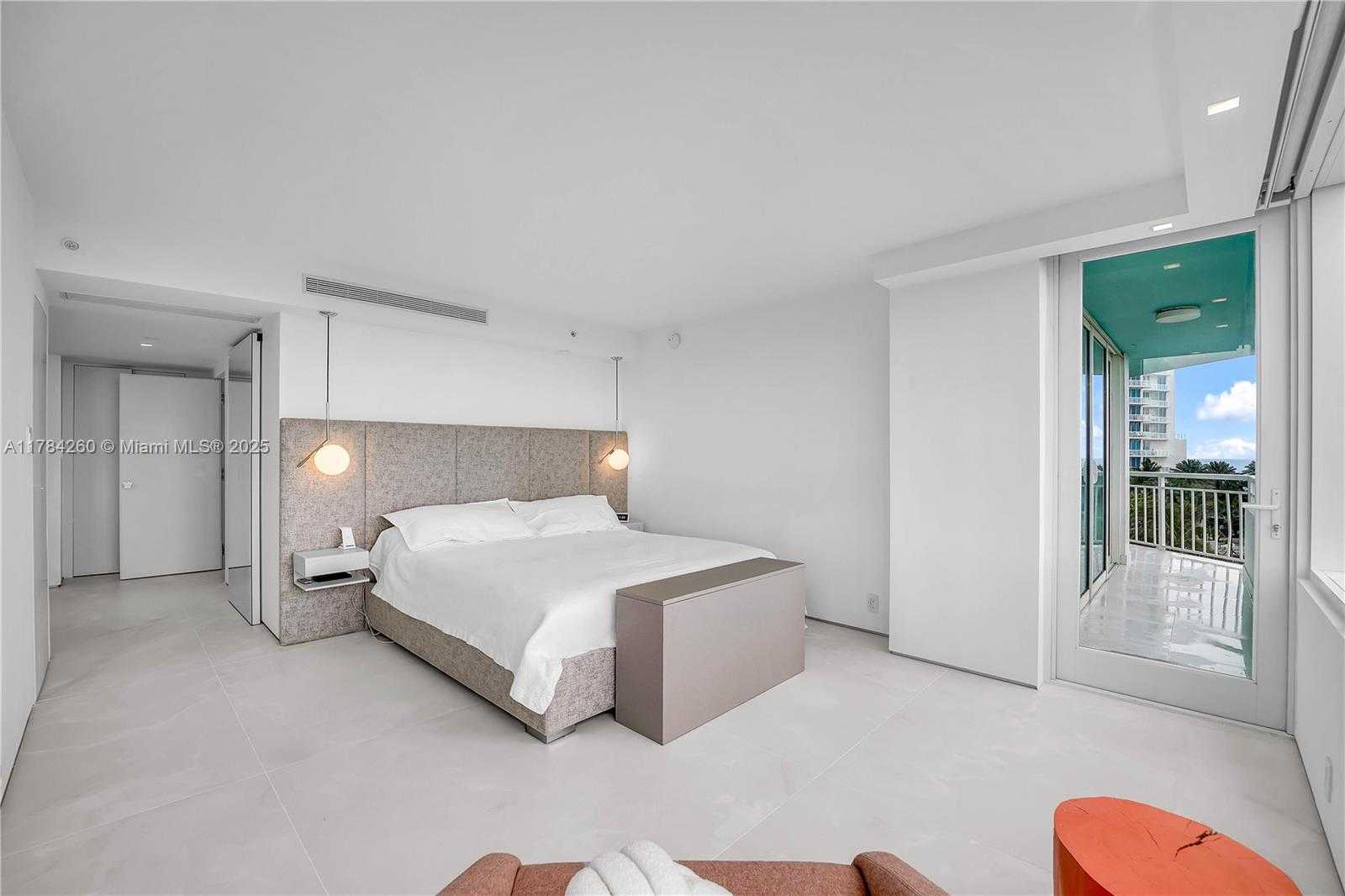 Small Image of 400 SOUTH POINTE DR #604, Miami Beach Number 22