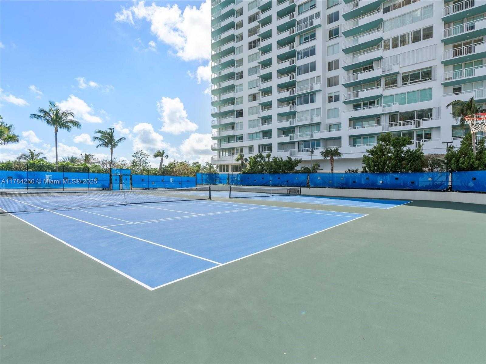 Small Image of 400 SOUTH POINTE DR #604, Miami Beach Number 42
