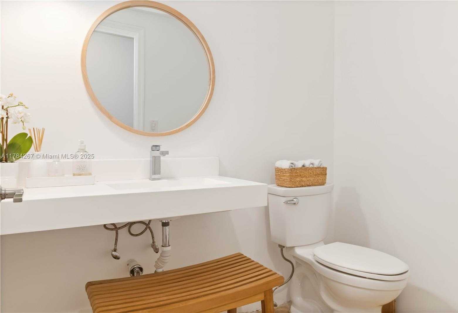 Small Image of 3023 NORTH EAST QUAYSIDE LN #12, Miami Number 10