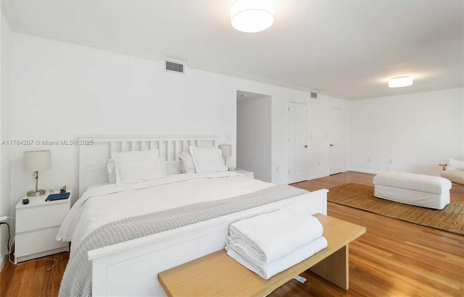 Small Image of 3023 NORTH EAST QUAYSIDE LN #12, Miami Number 13