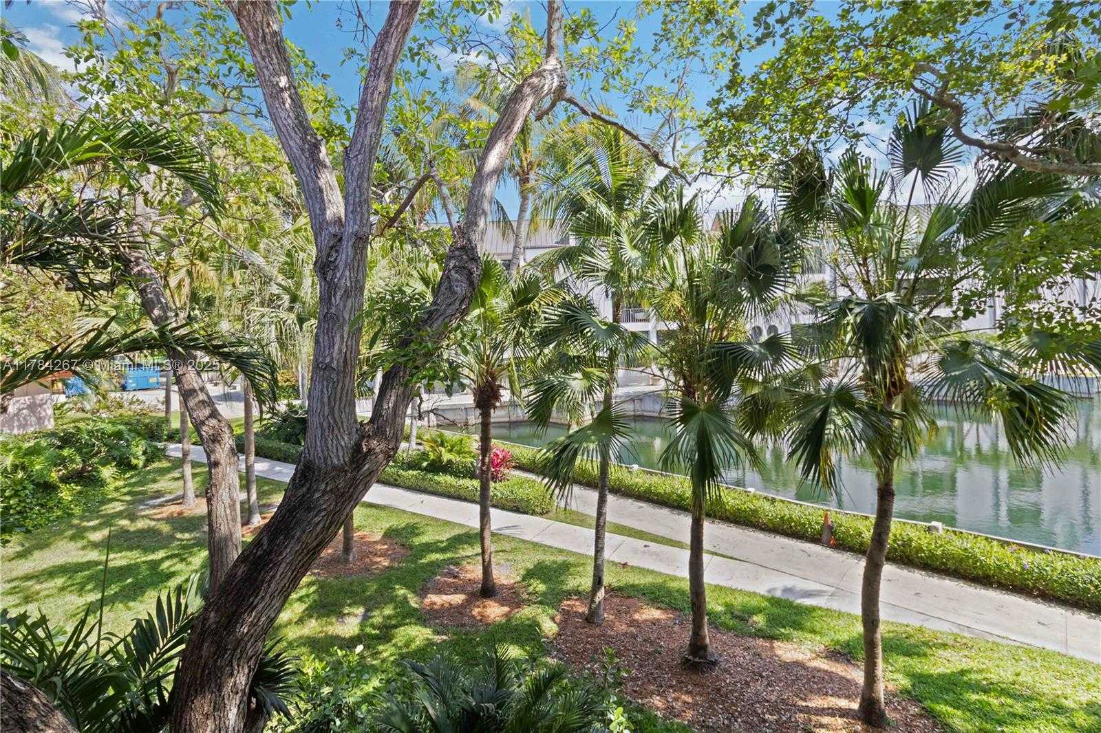 Small Image of 3023 NORTH EAST QUAYSIDE LN #12, Miami Number 17