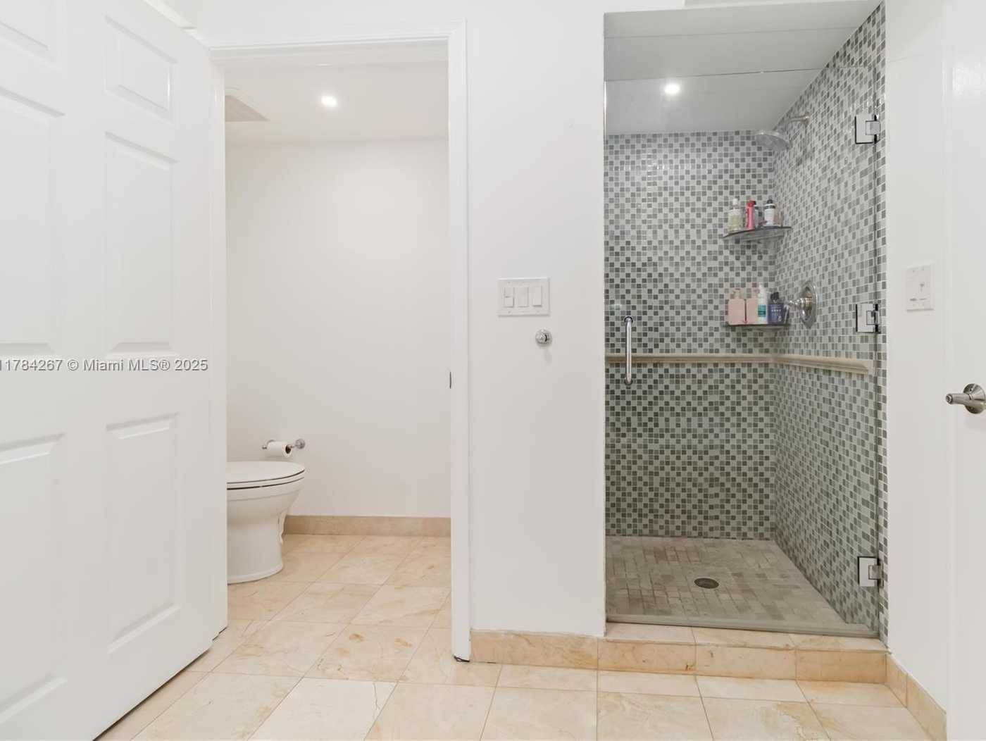 Small Image of 3023 NORTH EAST QUAYSIDE LN #12, Miami Number 20
