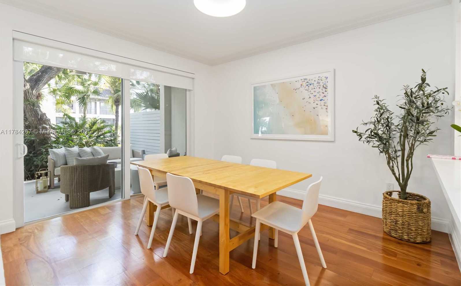 Small Image of 3023 NORTH EAST QUAYSIDE LN #12, Miami Number 5