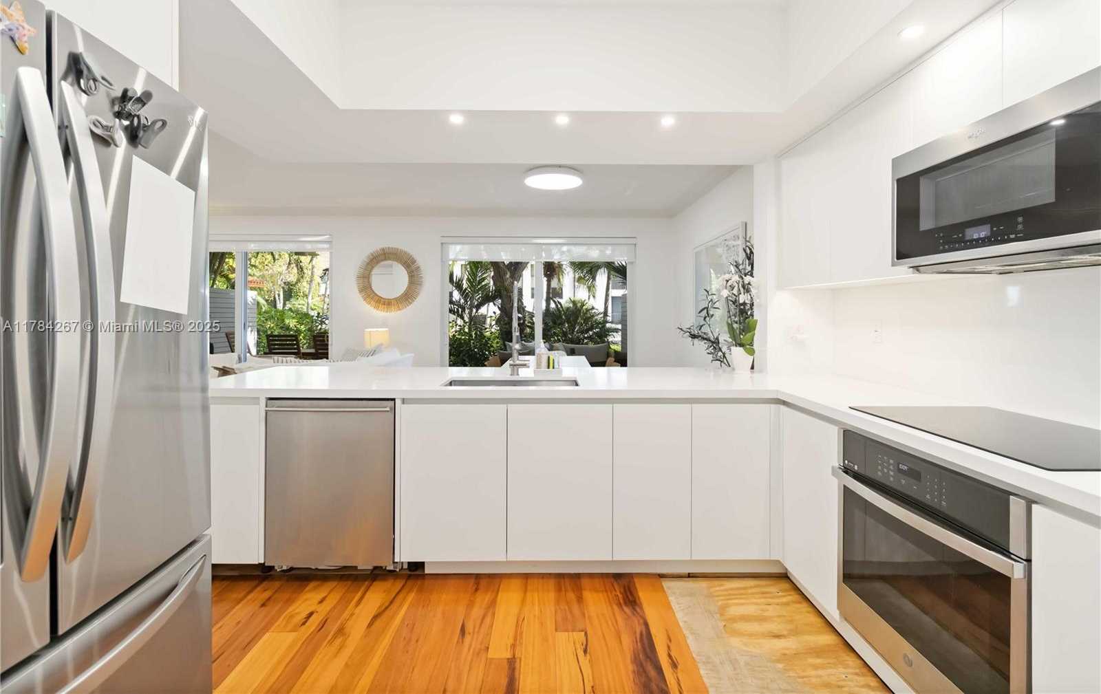 Small Image of 3023 NORTH EAST QUAYSIDE LN #12, Miami Number 8