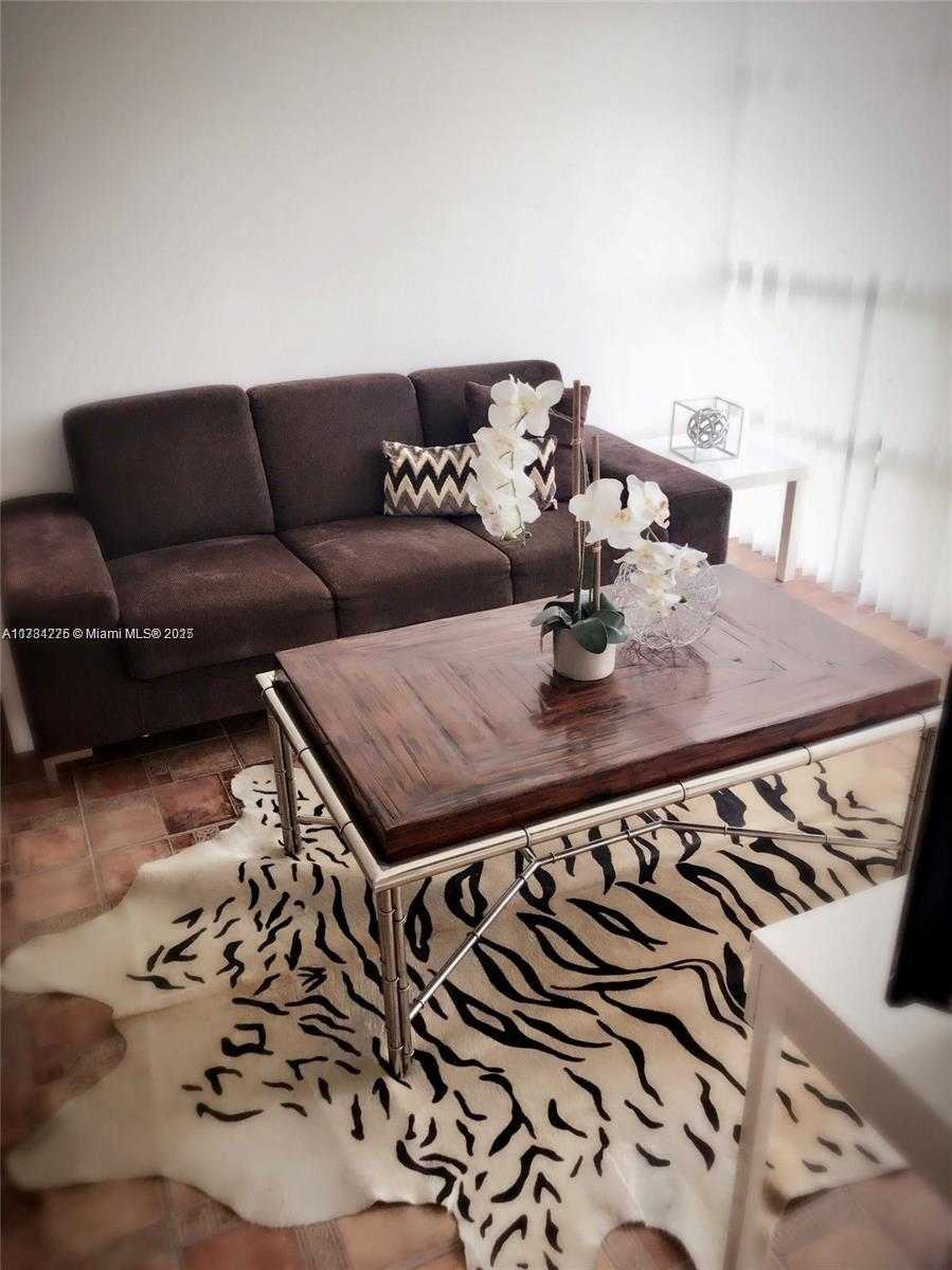 Imagen de Pequeño Objeto