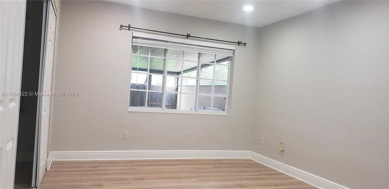 Small Image of 12312 SOUTH WEST 111TH S CANAL STREET RD, Miami Number 34