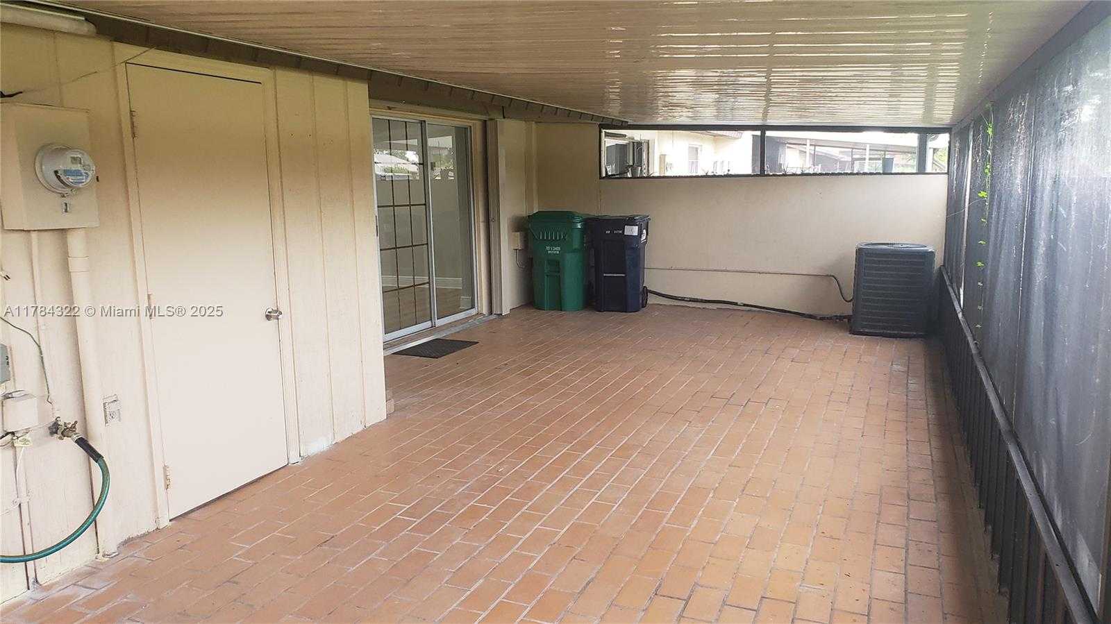 Small Image of 12312 SOUTH WEST 111TH S CANAL STREET RD, Miami Number 42