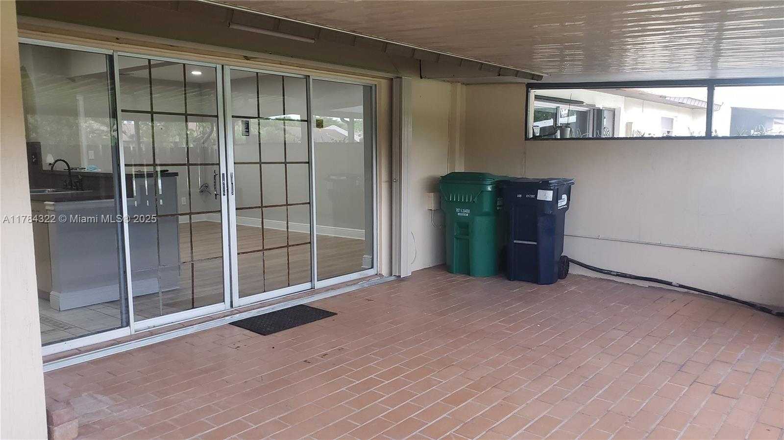 Small Image of 12312 SOUTH WEST 111TH S CANAL STREET RD, Miami Number 44