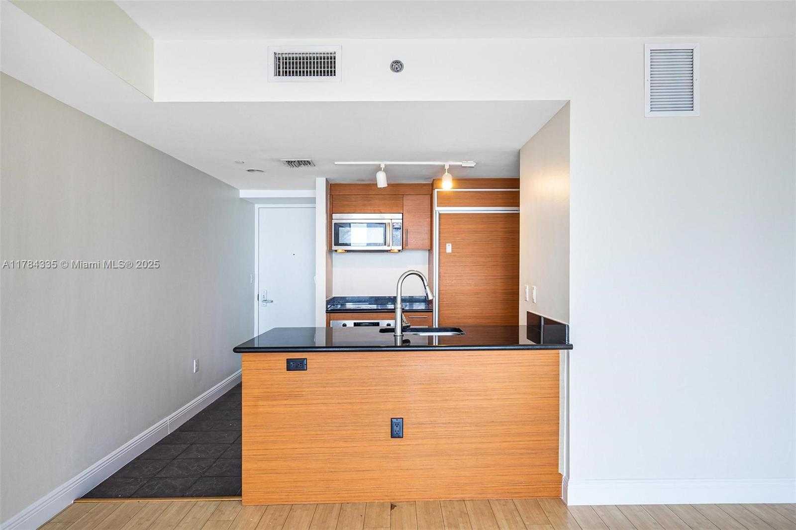 Small Image of 50 BISCAYNE BLVD #1707, Miami Number 10