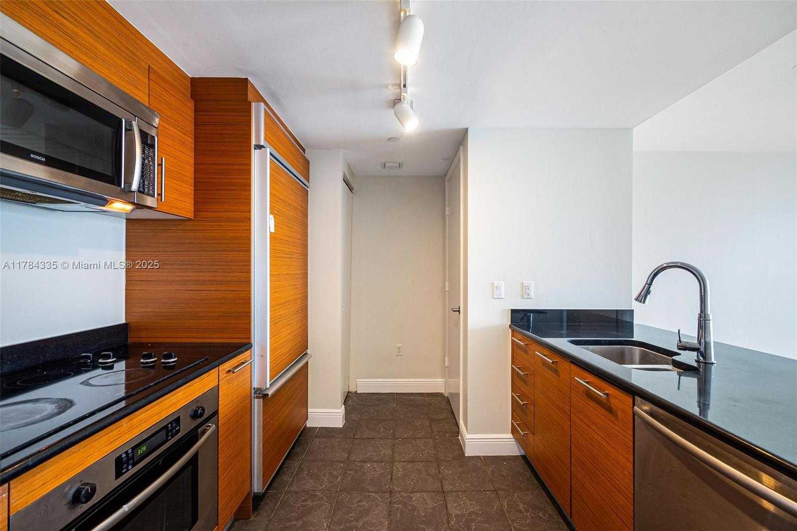 Small Image of 50 BISCAYNE BLVD #1707, Miami Number 2