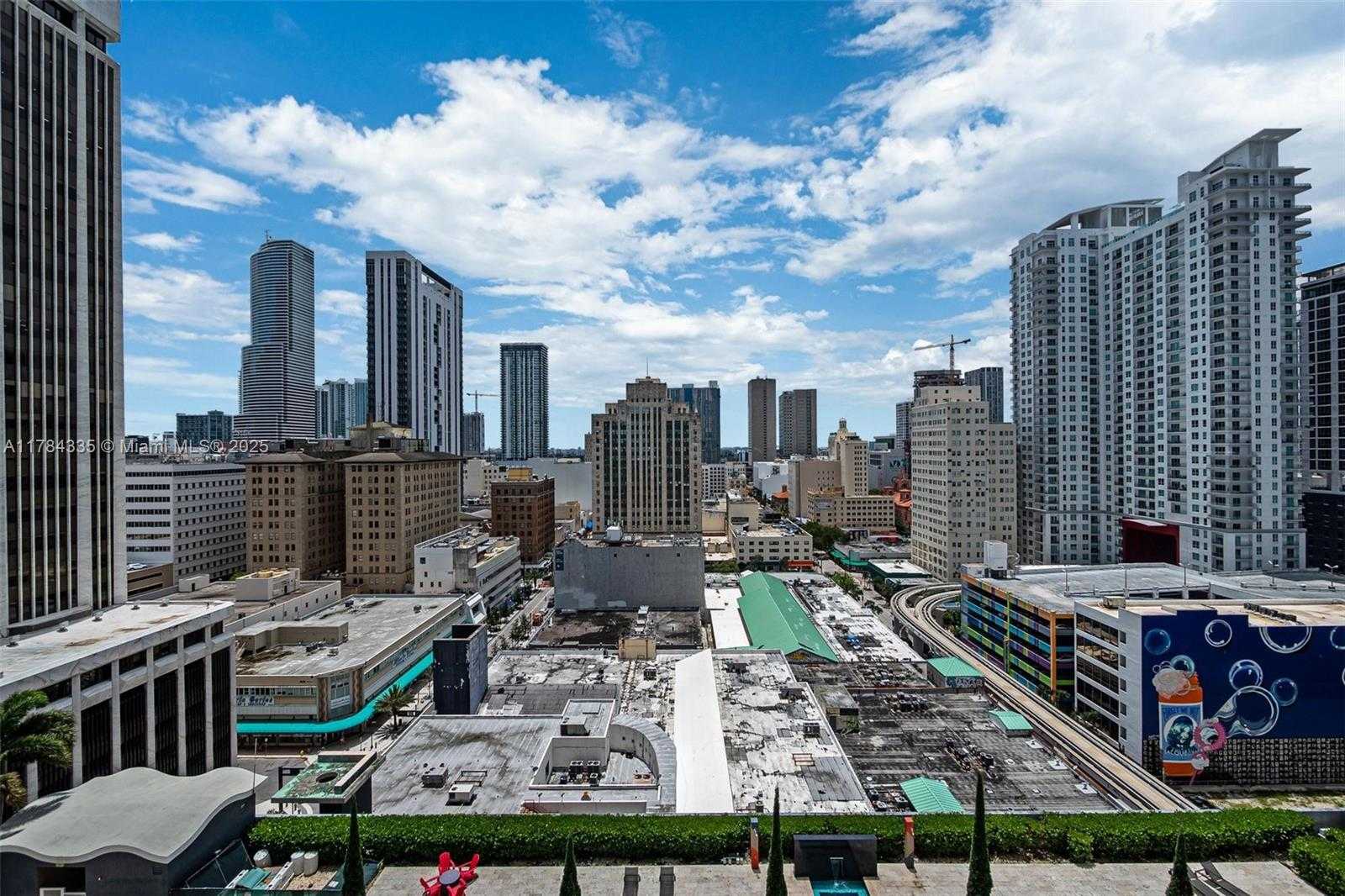 Small Image of 50 BISCAYNE BLVD #1707, Miami Number 7