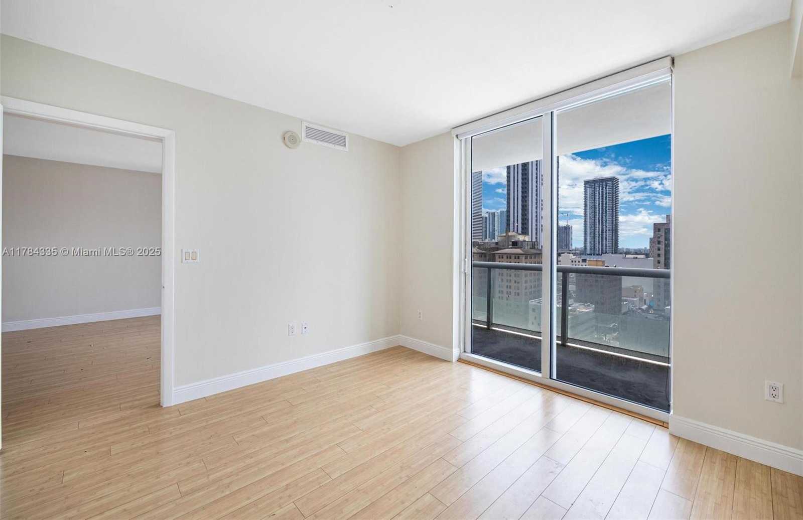 Small Image of 50 BISCAYNE BLVD #1707, Miami Number 8