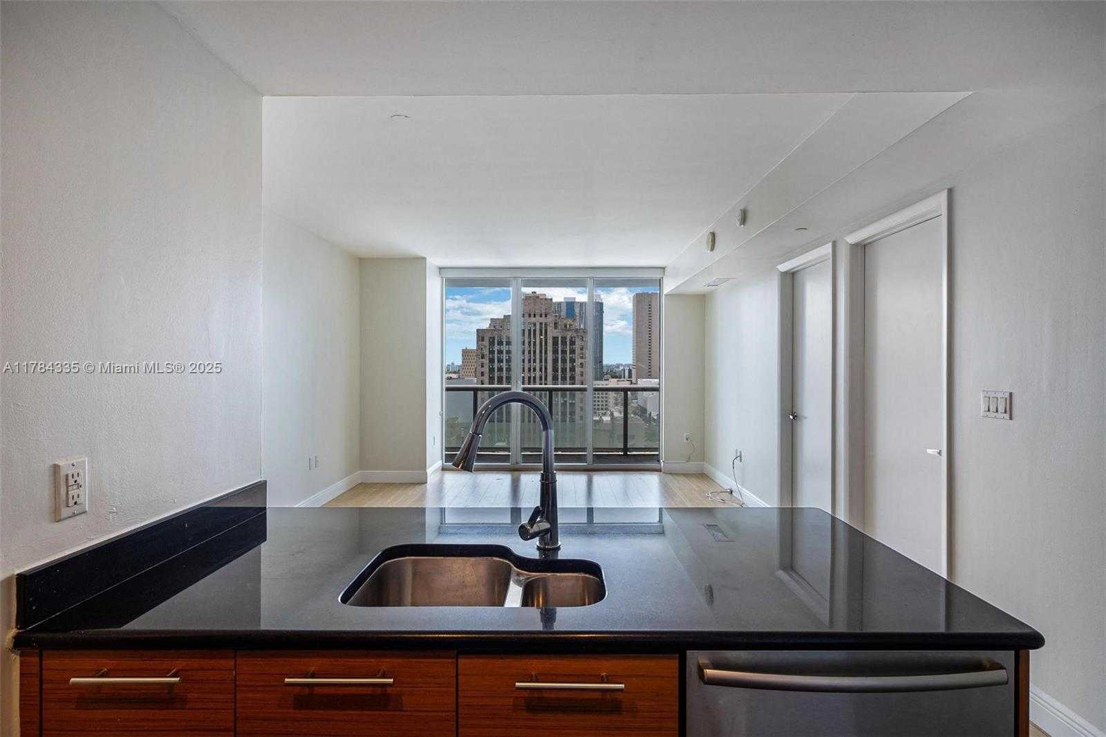Small Image of 50 BISCAYNE BLVD #1707, Miami Number 9