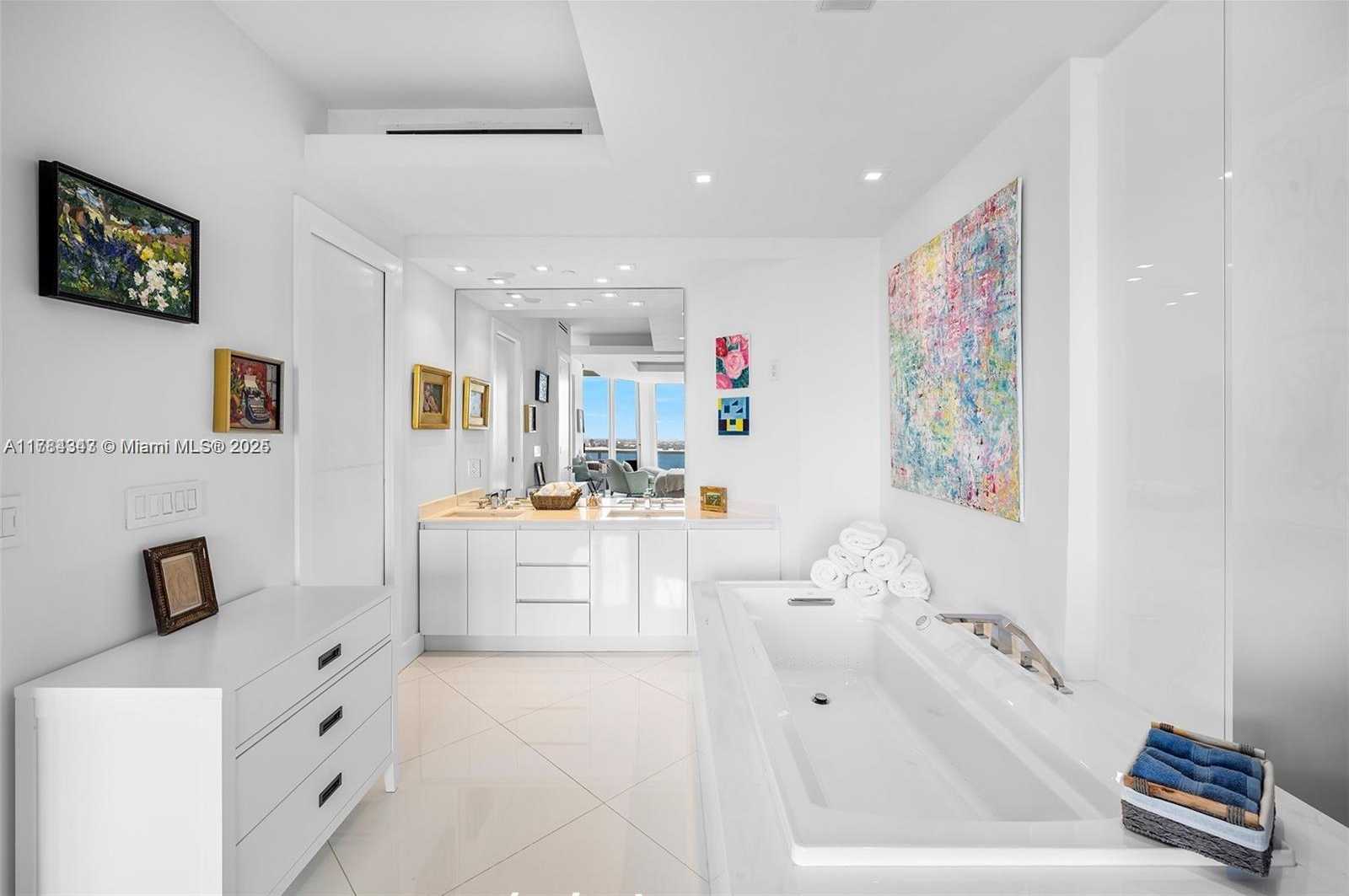 Small Image of 4779 COLLINS AVE #PH4306, Miami Beach Number 10