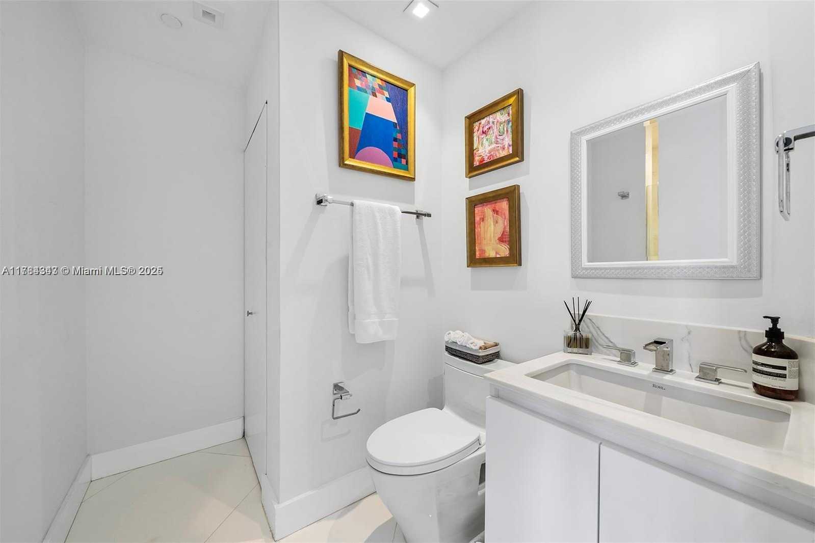 Small Image of 4779 COLLINS AVE #PH4306, Miami Beach Number 15