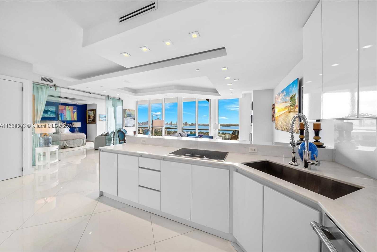 Small Image of 4779 COLLINS AVE #PH4306, Miami Beach Number 3