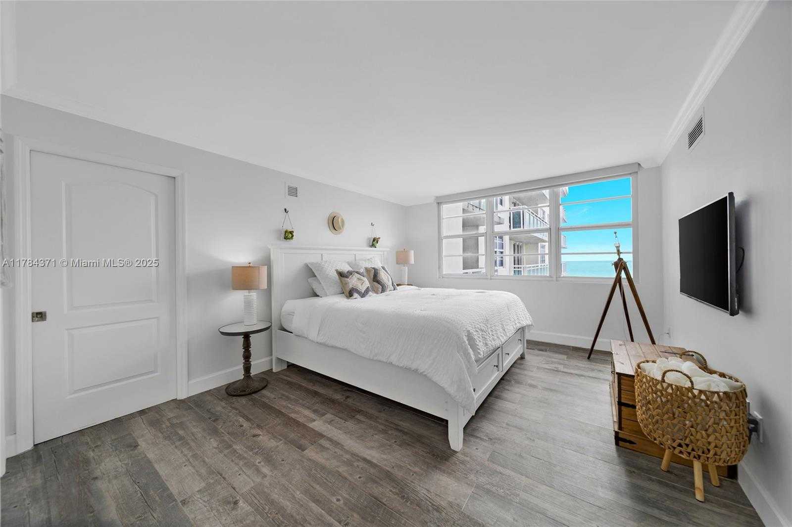 Small Image of 6917 COLLINS AVE #1409, Miami Beach Number 16
