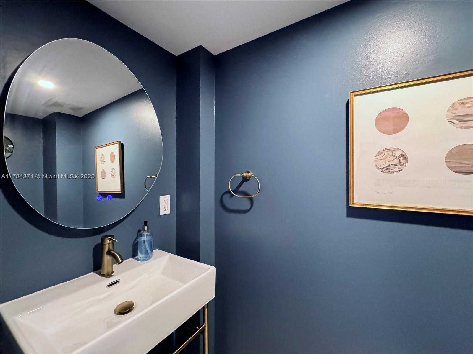 Small Image of 6917 COLLINS AVE #1409, Miami Beach Number 21