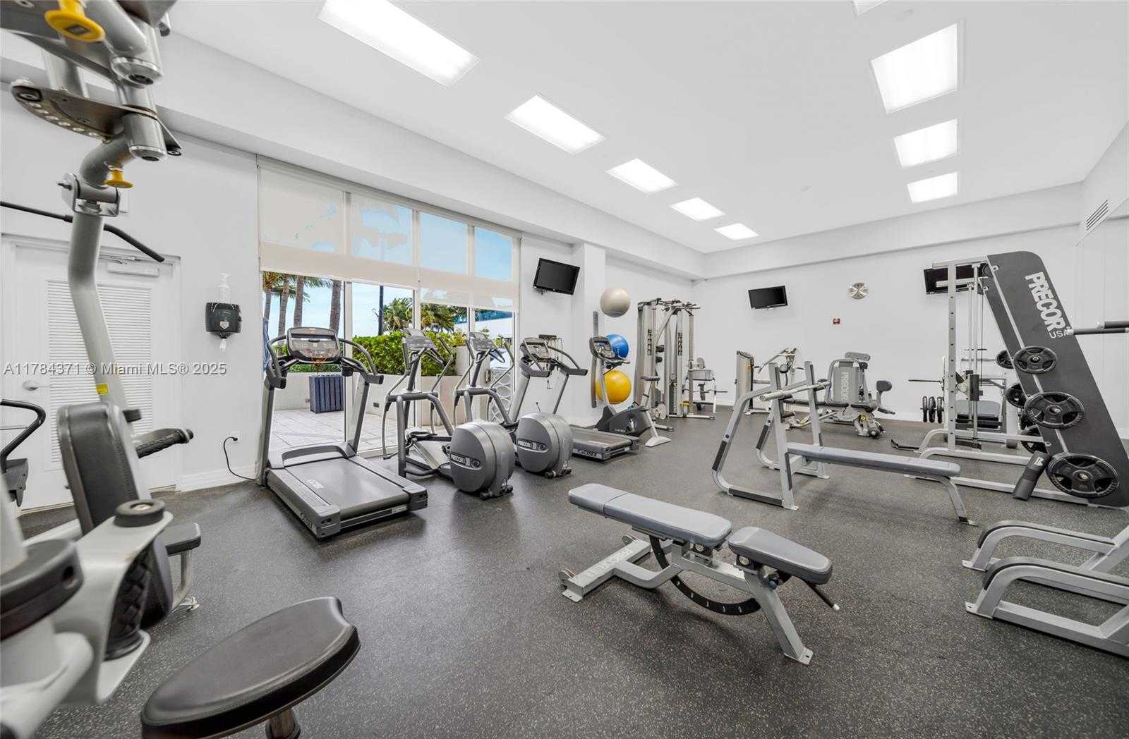Small Image of 6917 COLLINS AVE #1409, Miami Beach Number 31
