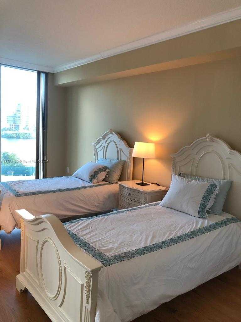 Small Image of 3370 HIDDEN BAY DR #712, Aventura Number 8