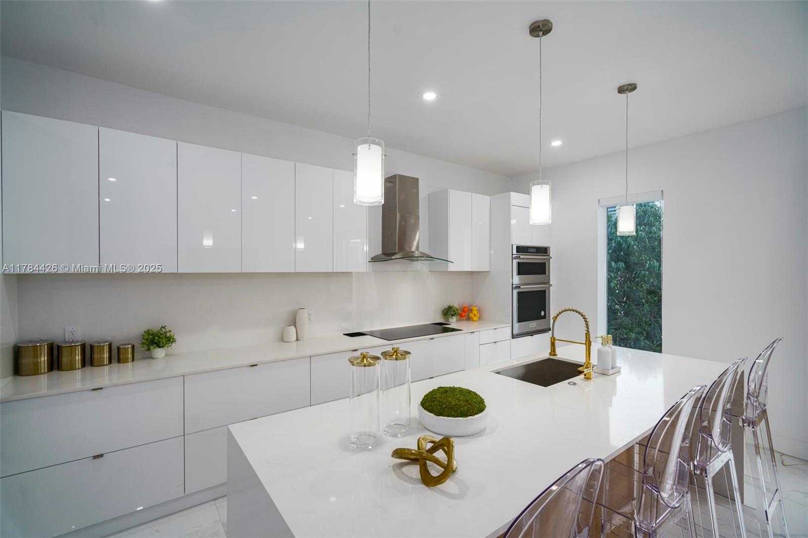 Small Image of 1004 NORTH RIVERSIDE DR, Pompano Beach Number 14