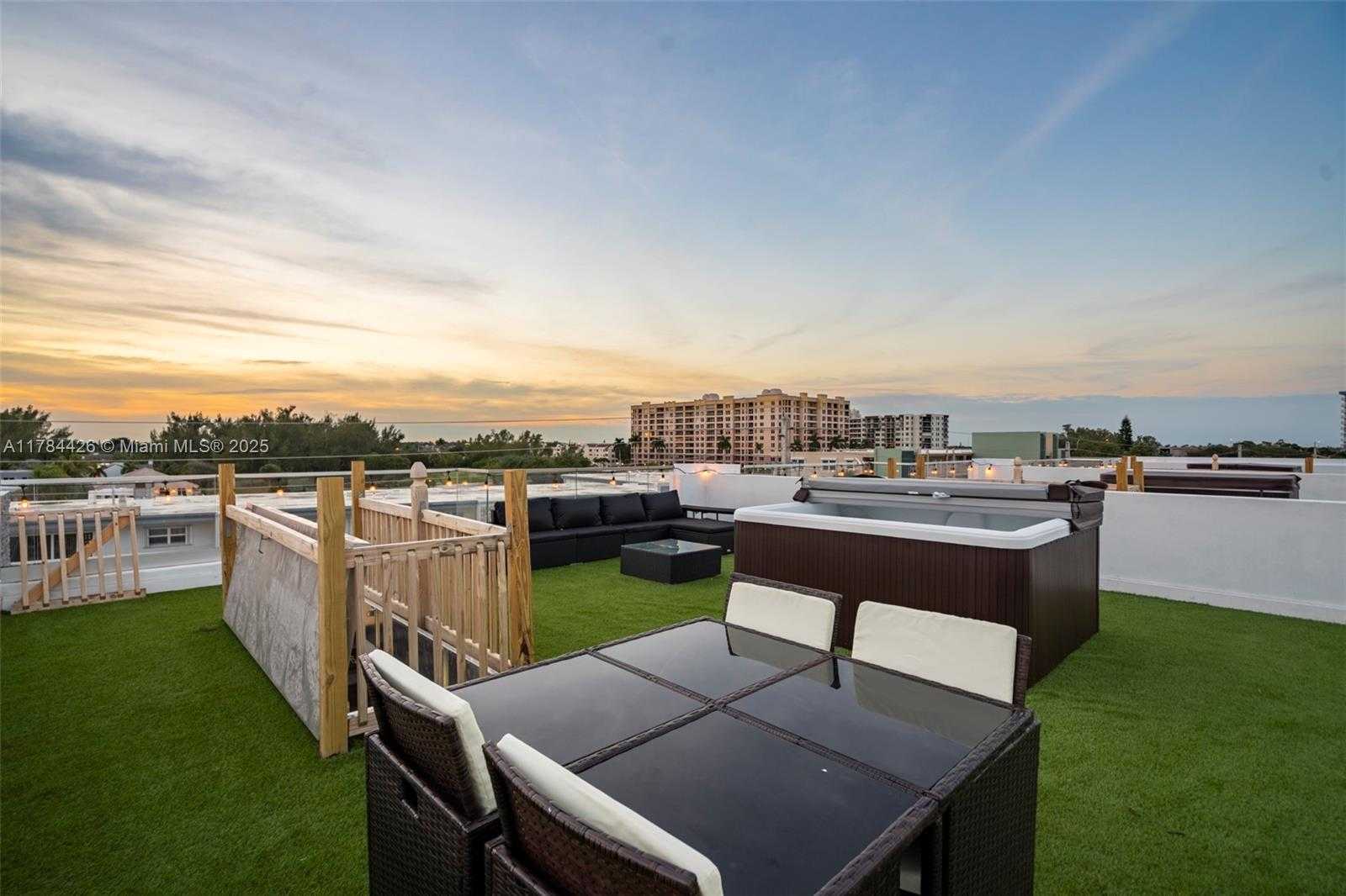 Small Image of 1004 NORTH RIVERSIDE DR, Pompano Beach Number 33