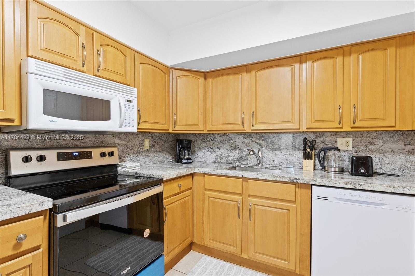 Small Image of 3725 SOUTH OCEAN DR #921, Hollywood Number 11