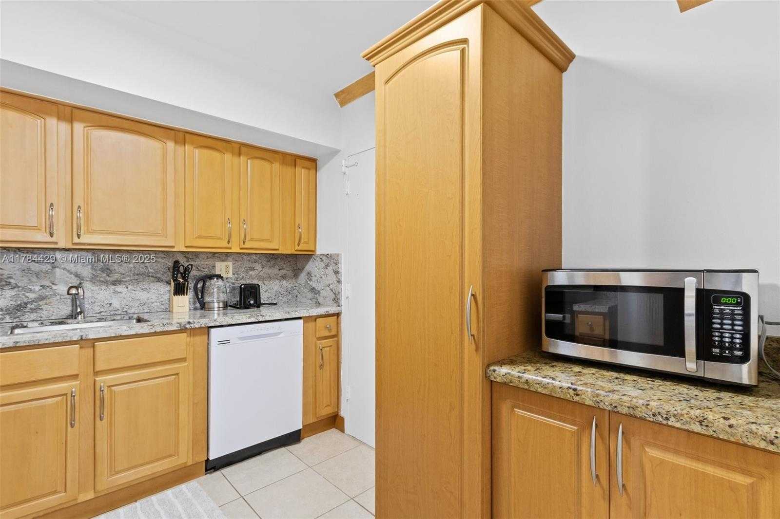 Small Image of 3725 SOUTH OCEAN DR #921, Hollywood Number 13