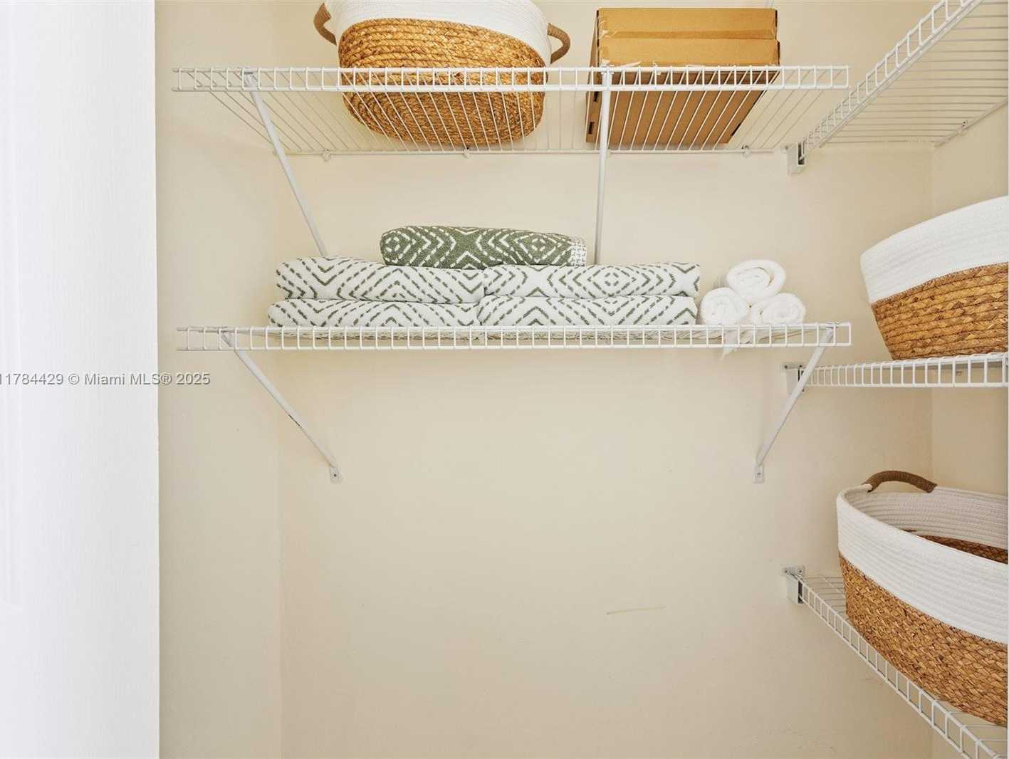 Small Image of 3725 SOUTH OCEAN DR #921, Hollywood Number 19