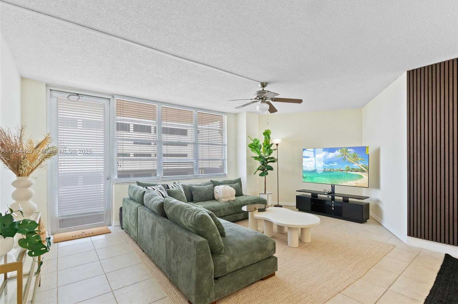 Small Image of 3725 SOUTH OCEAN DR #921, Hollywood Number 9