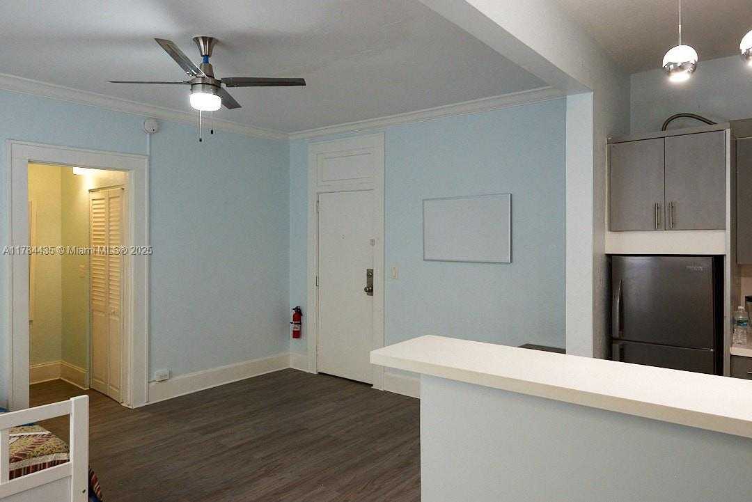 Small Image of 124 MENDOZA AVE #3, Coral Gables Number 16