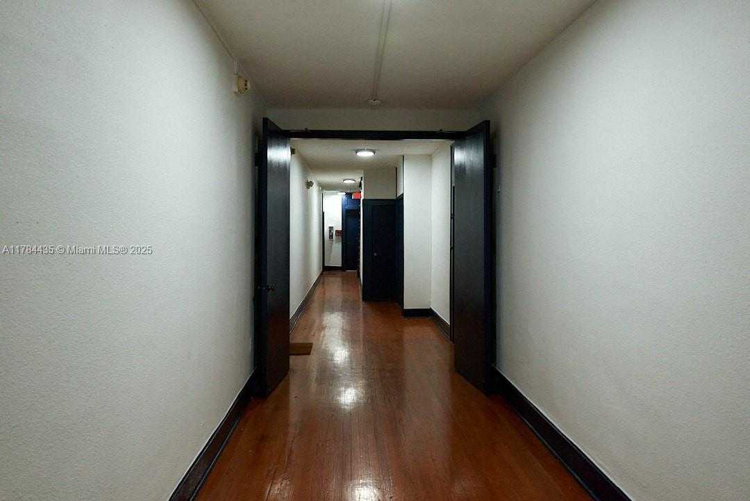 Small Image of 124 MENDOZA AVE #3, Coral Gables Number 18