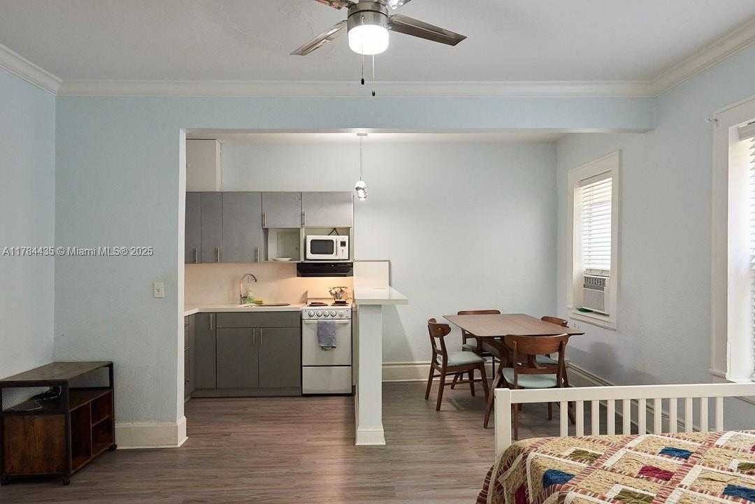 Small Image of 124 MENDOZA AVE #3, Coral Gables Number 3