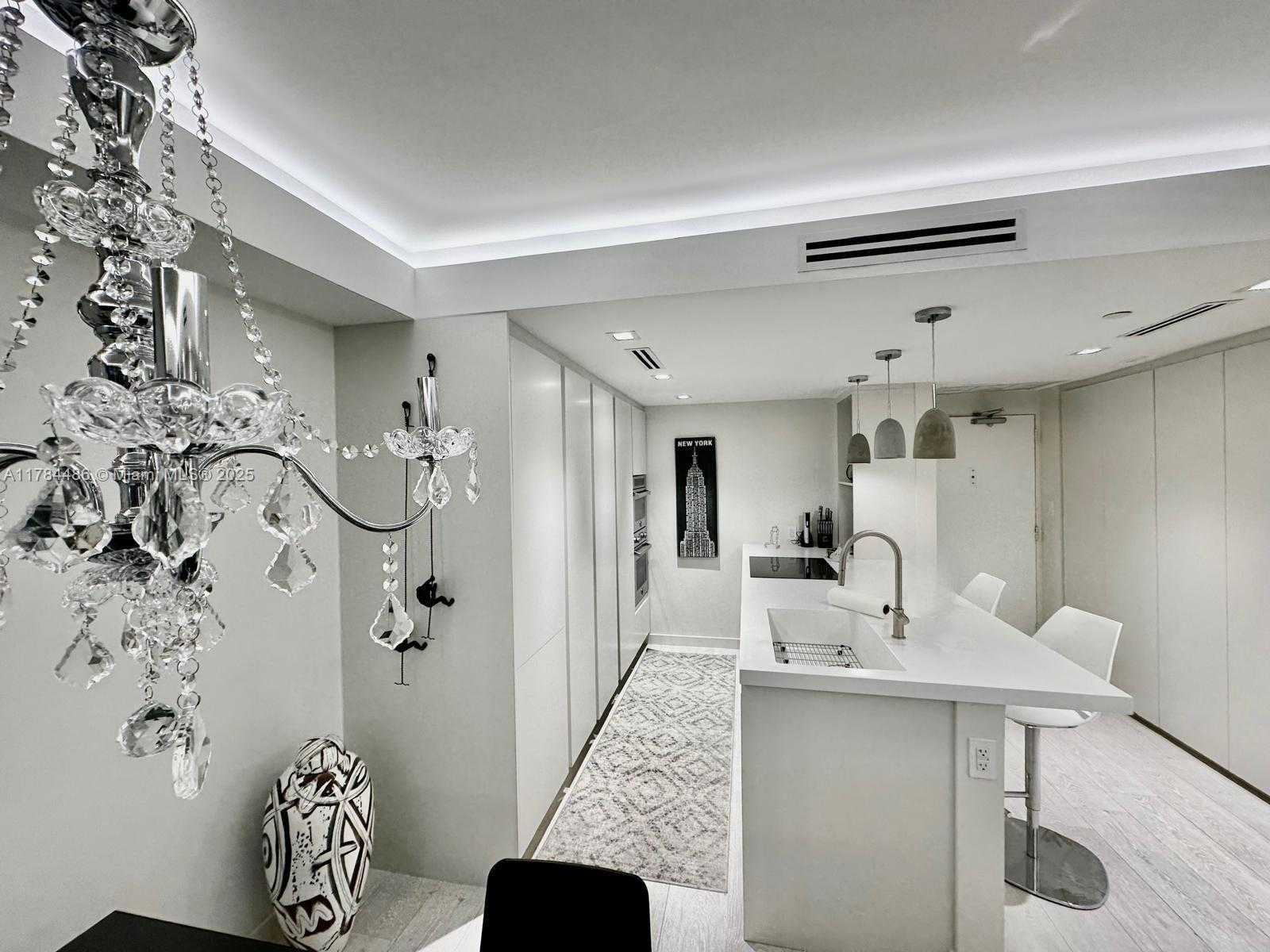 Small Image of 5600 COLLINS AVE #5A, Miami Beach Number 5