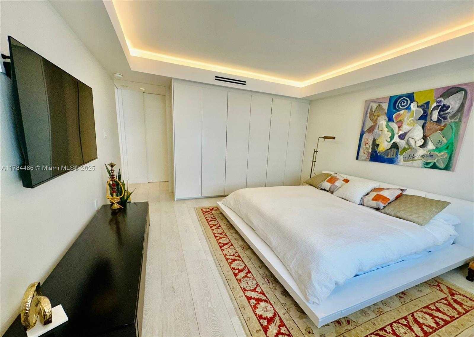 Small Image of 5600 COLLINS AVE #5A, Miami Beach Number 6