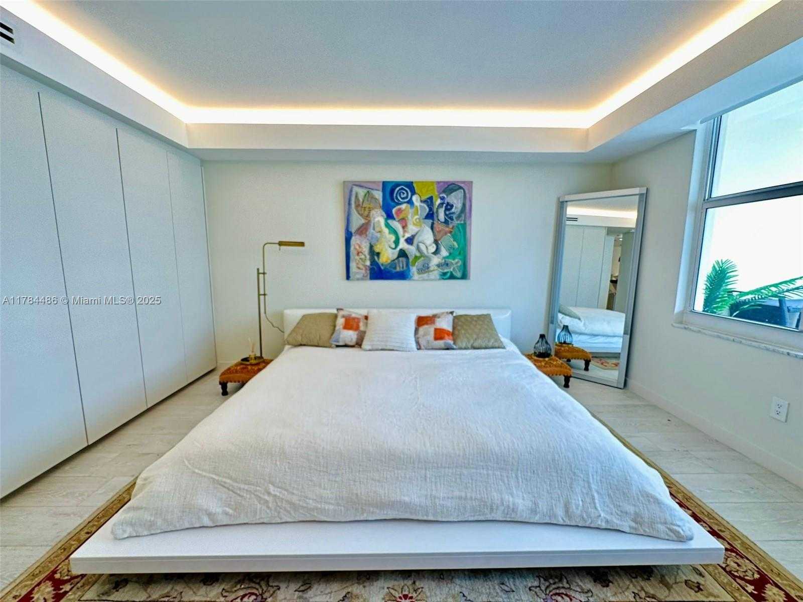 Small Image of 5600 COLLINS AVE #5A, Miami Beach Number 7