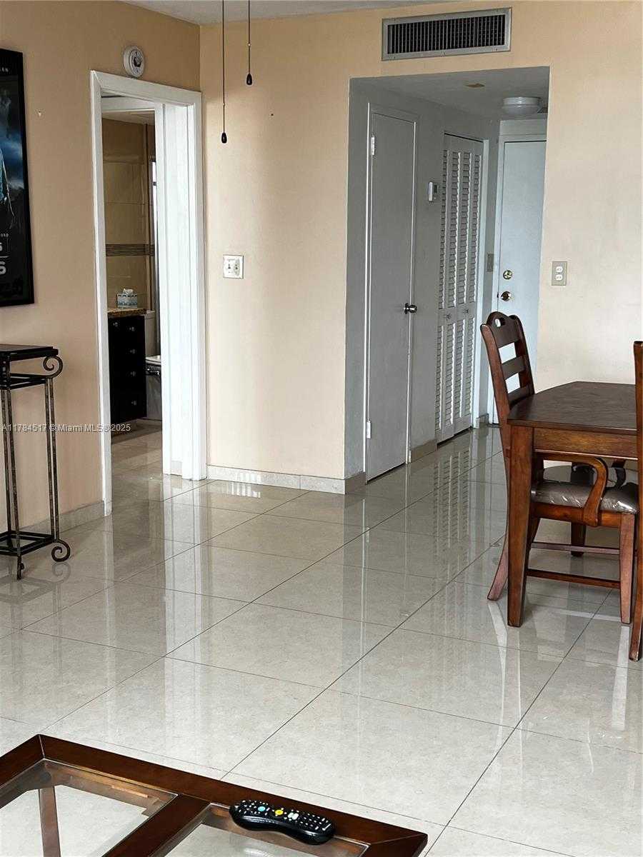 Small Image of 2899 COLLINS AVE #1146, Miami Beach Number 23