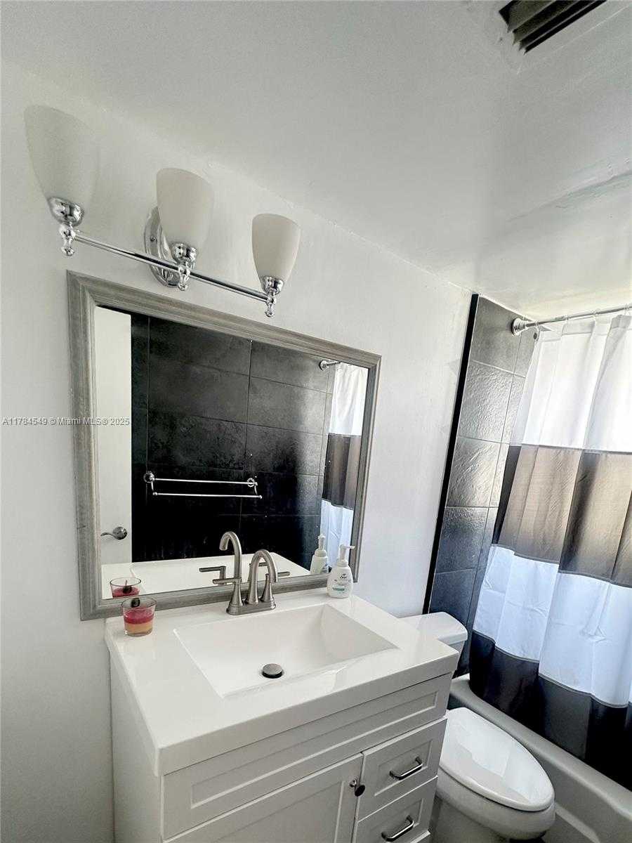 Small Image of 1881 WASHINGTON AVE #11H, Miami Beach Number 17